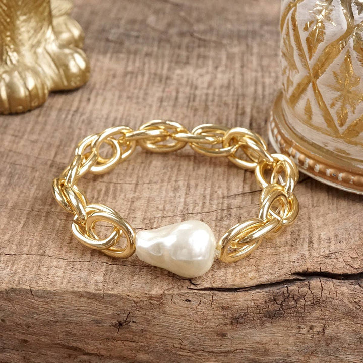 Chunky Stretch Bracelet with Sculpted Pearl Bead