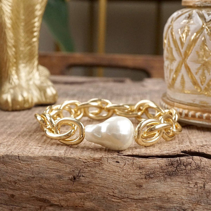 Chunky Stretch Bracelet with Sculpted Pearl Bead