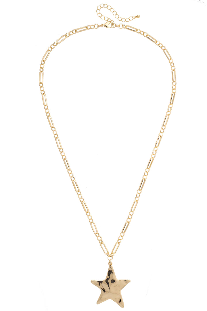 Avery Hammered Star Necklace in Shiny Gold
