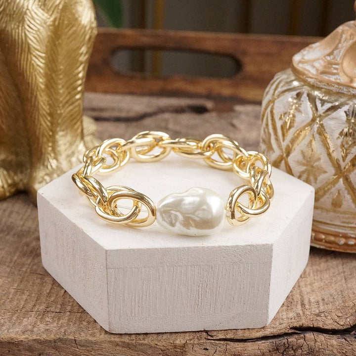 Chunky Stretch Bracelet with Sculpted Pearl Bead