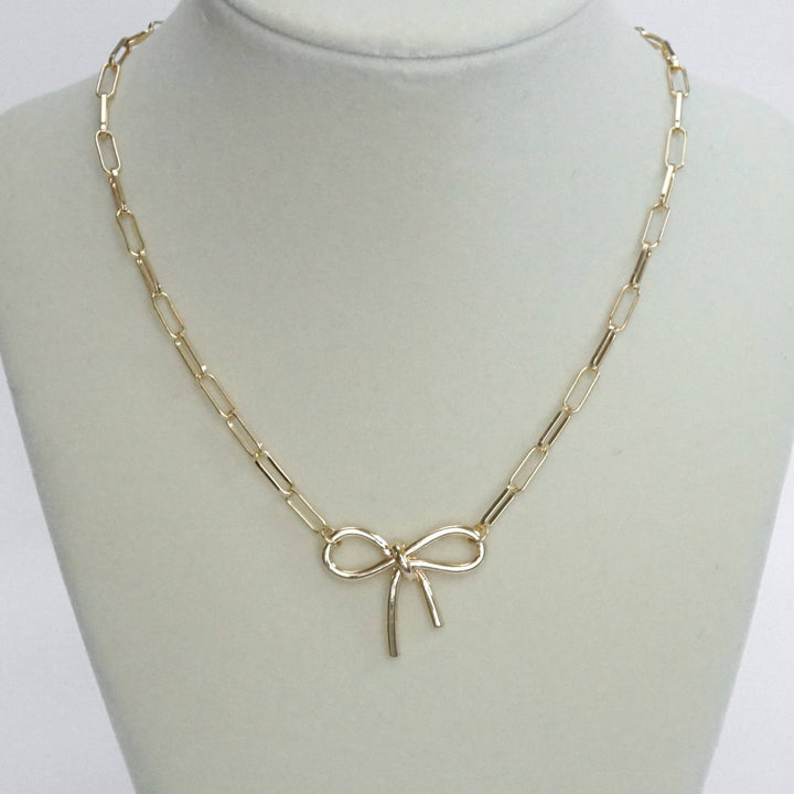 Bow Necklace - Short dainty paperclip chain in gold