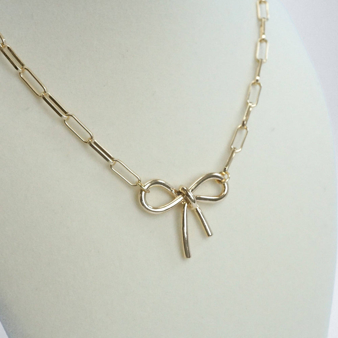 Bow Necklace - Short dainty paperclip chain in gold