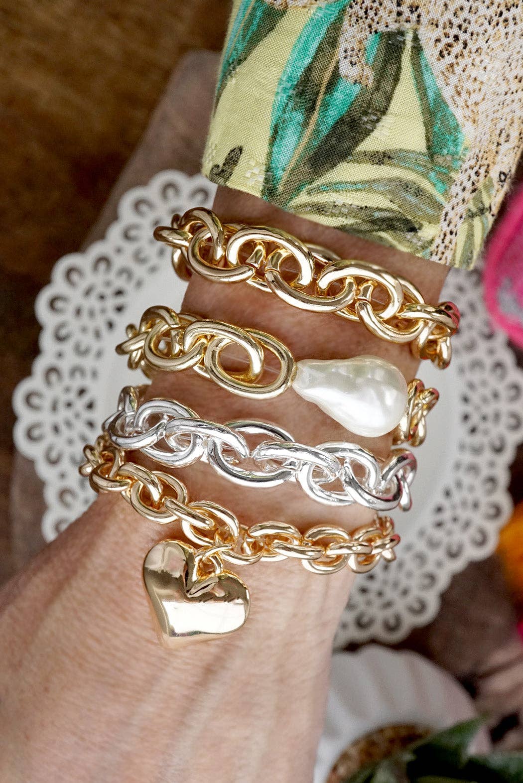 Chunky Stretch Bracelet with Sculpted Pearl Bead